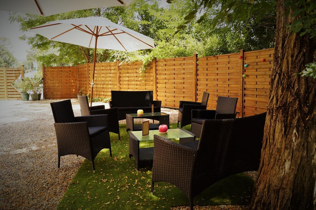 Human Hotel Restaurant Park Villecroze Exterior foto