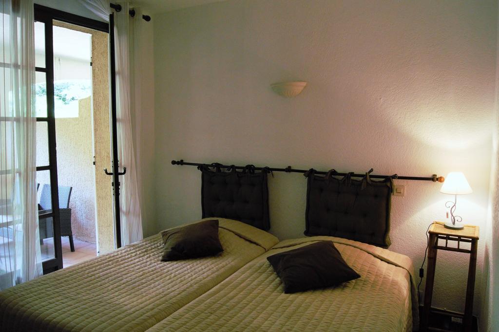 Human Hotel Restaurant Park Villecroze Zimmer foto