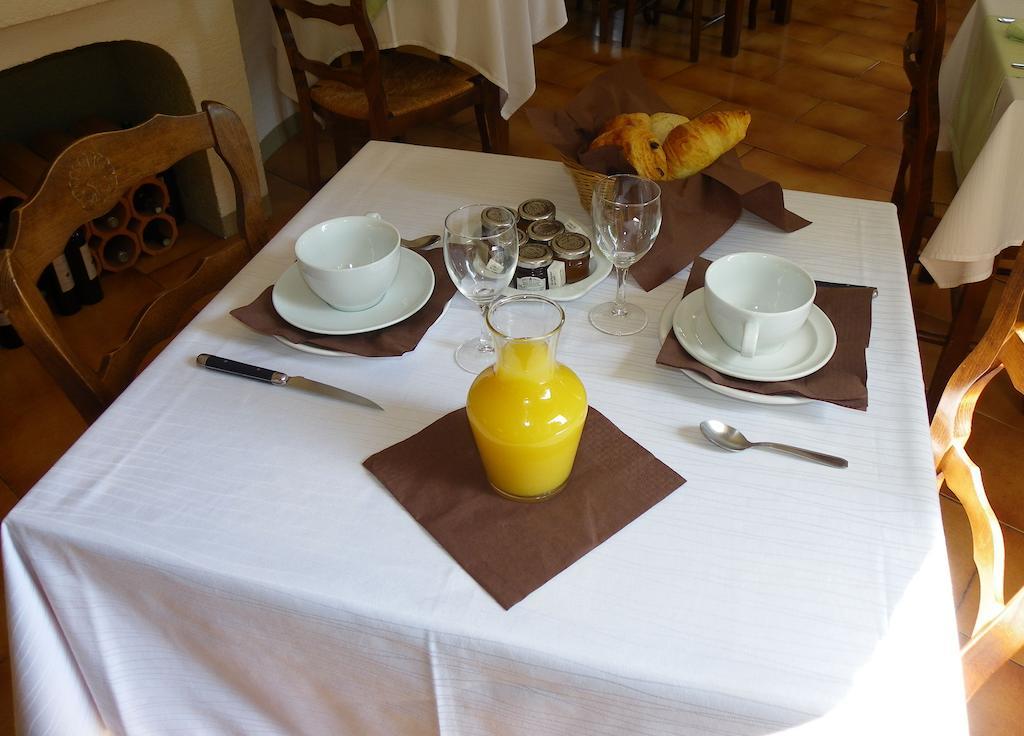 Human Hotel Restaurant Park Villecroze Exterior foto