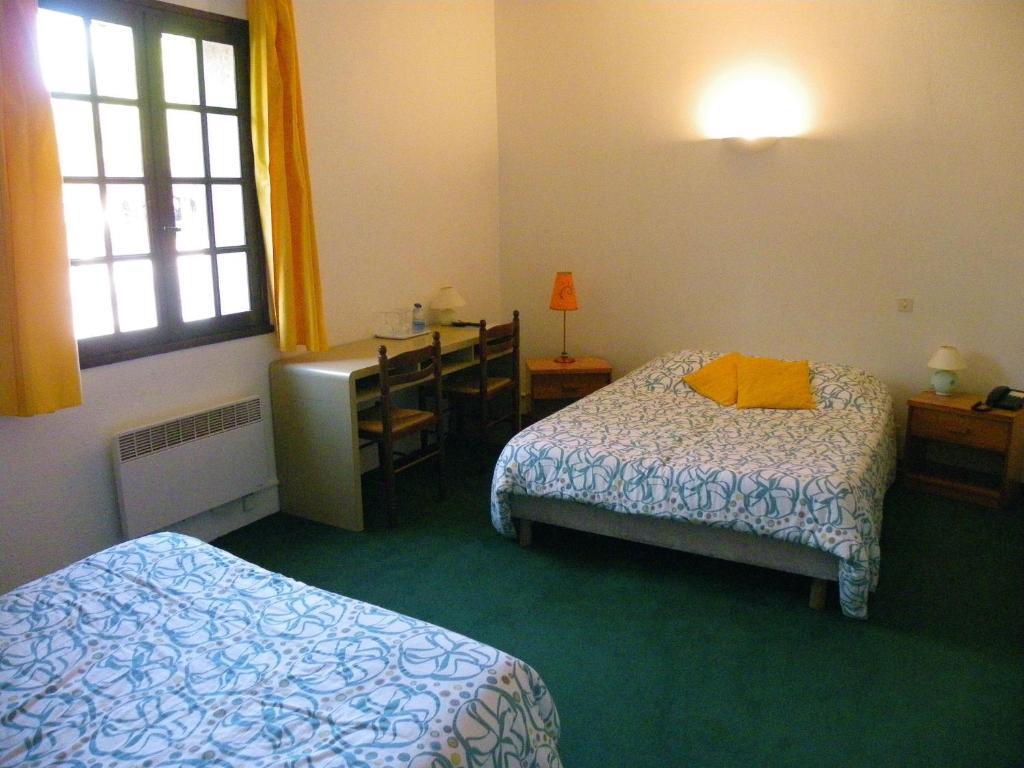 Human Hotel Restaurant Park Villecroze Zimmer foto